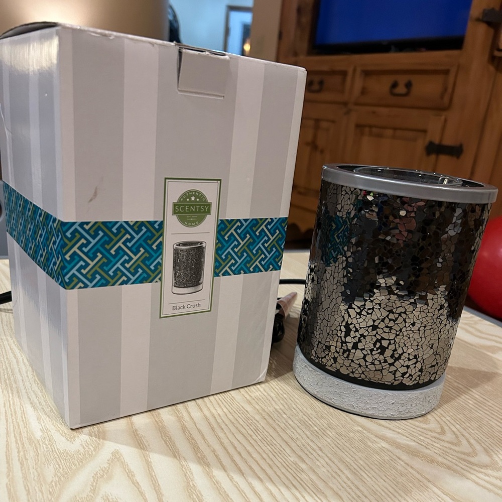 Scentsy Mosaic Black Warmer